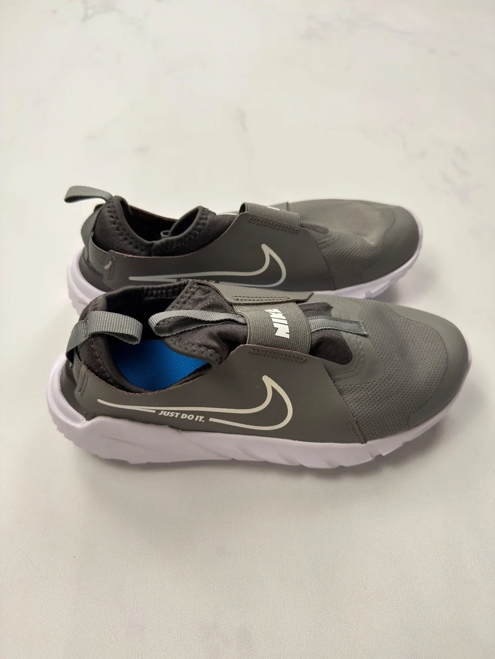 Nike lightweight slip